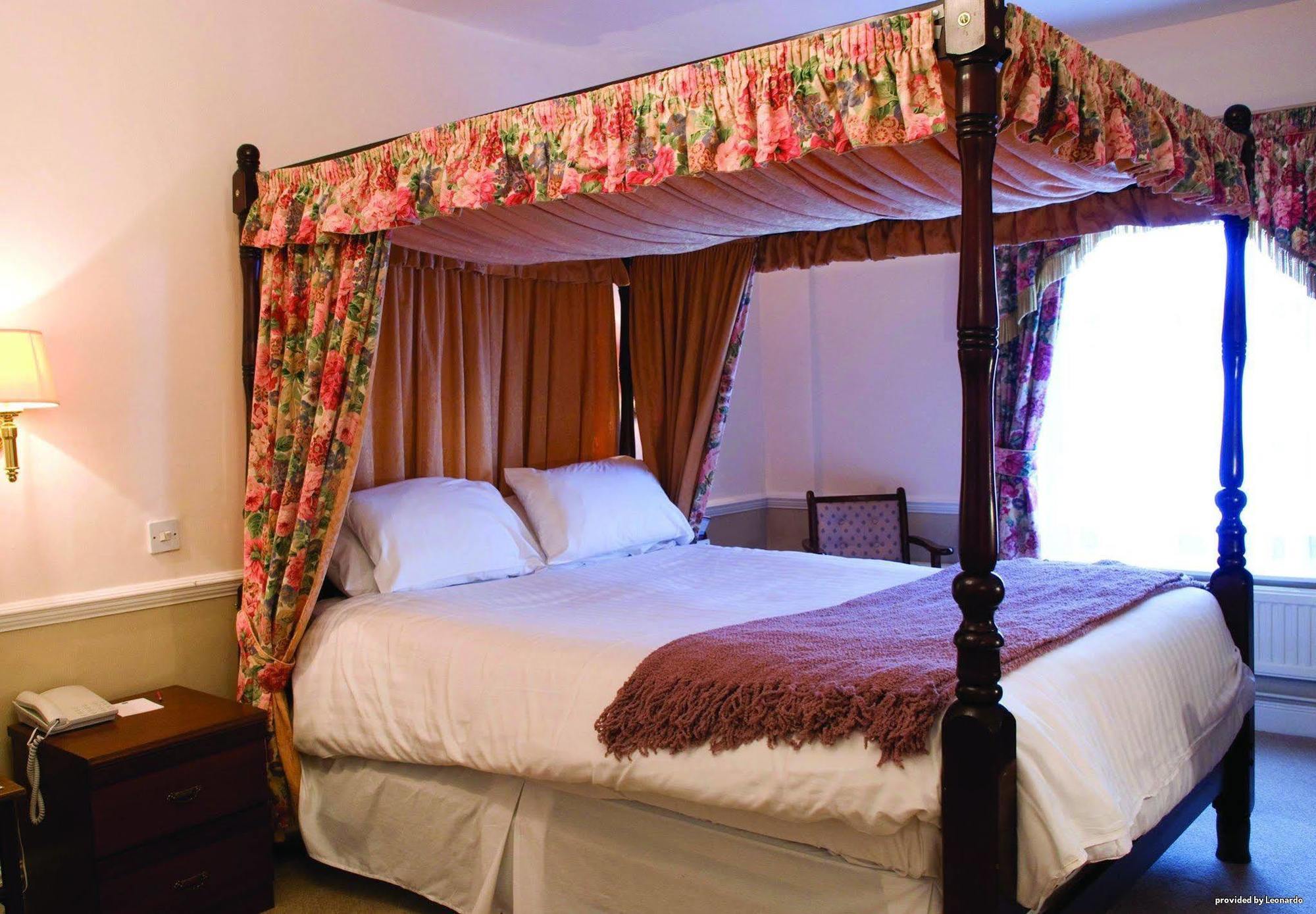 The Three Swans Hotel, Market Harborough, Leicestershire Room photo